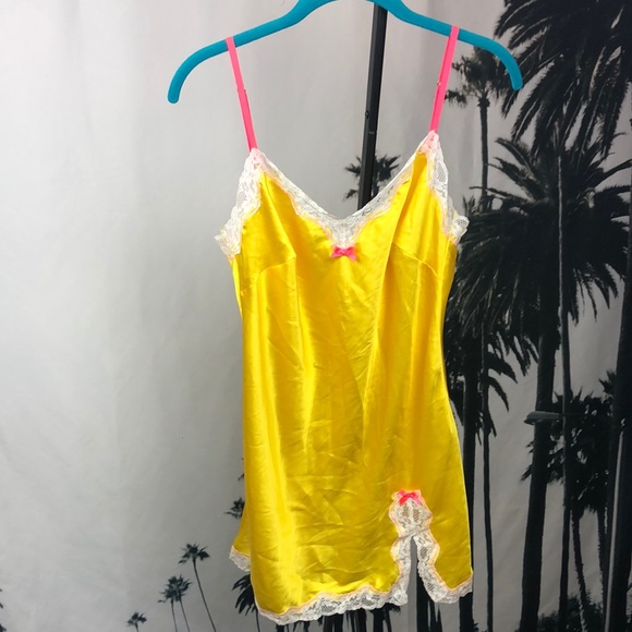 Victoria's Secret Other - Victoria Secret Slip 💕💛